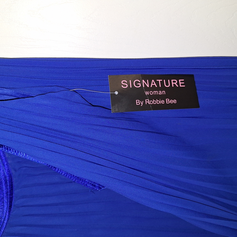 Signature by Robbie Bee Pleated Dress | Royal Blue Sleeveless Midi 22W - Picture 4 of 5